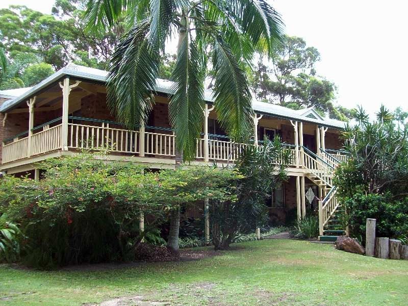 5-9 Weeroona Avenue, Macleay Island QLD 4184