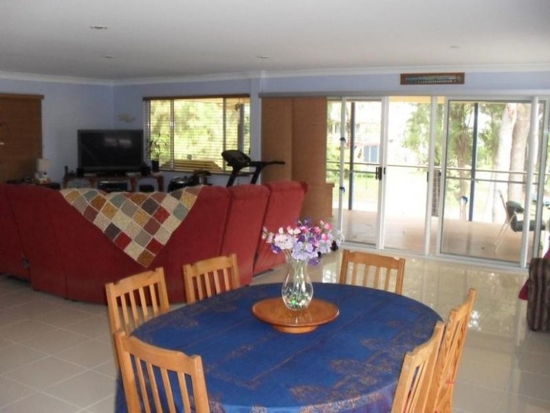 14 WHITING STREET, Macleay Island QLD 4184