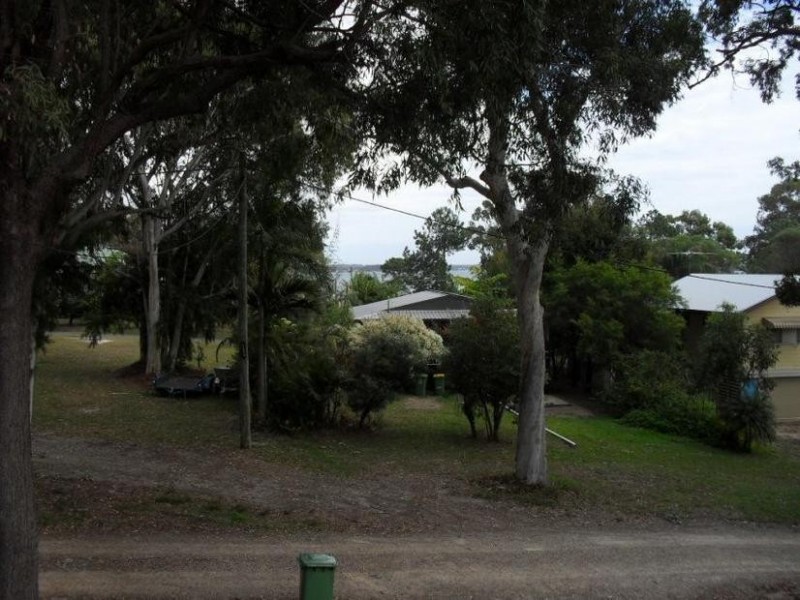 14 WHITING STREET, Macleay Island QLD 4184