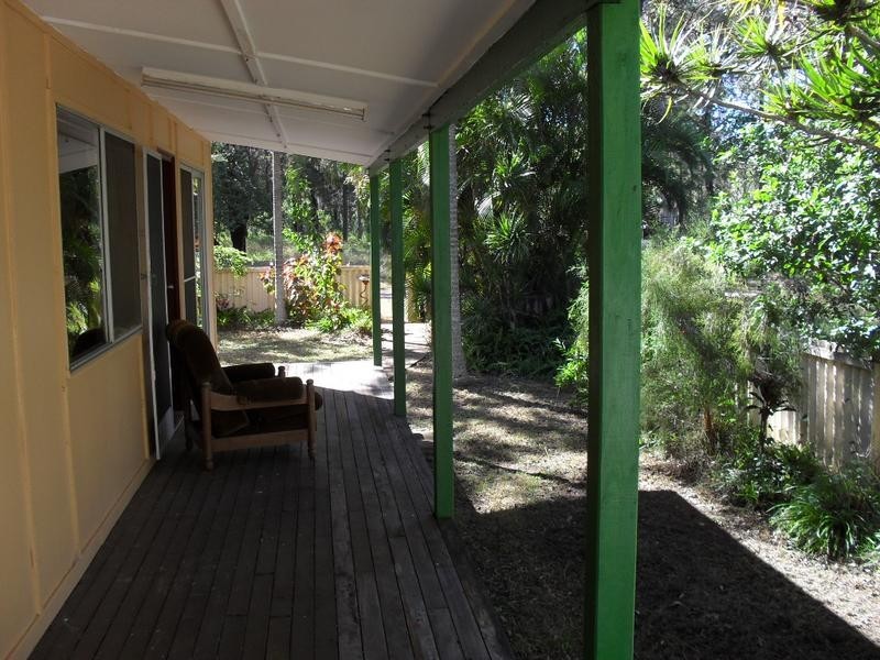 3 Paula Parade, Lamb Island QLD 4184