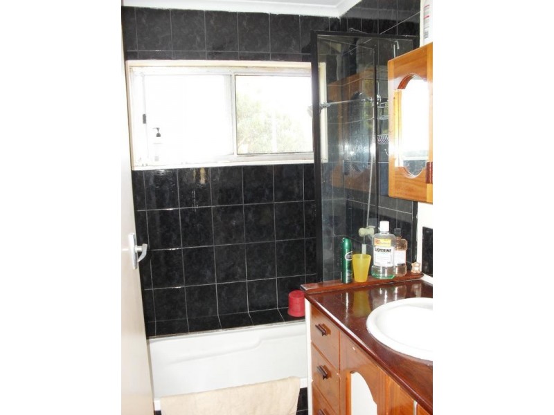 25 Scotts Road, Macleay Island QLD 4184