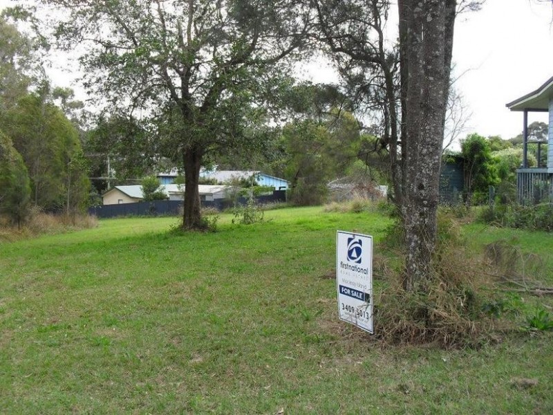 7 Blue Water Crescent, Macleay Island QLD 4184