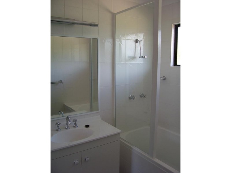 36 Blue Water Crescent, Macleay Island QLD 4184