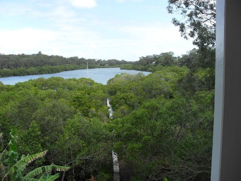 4 Cottontree Avenue, Macleay Island QLD 4184