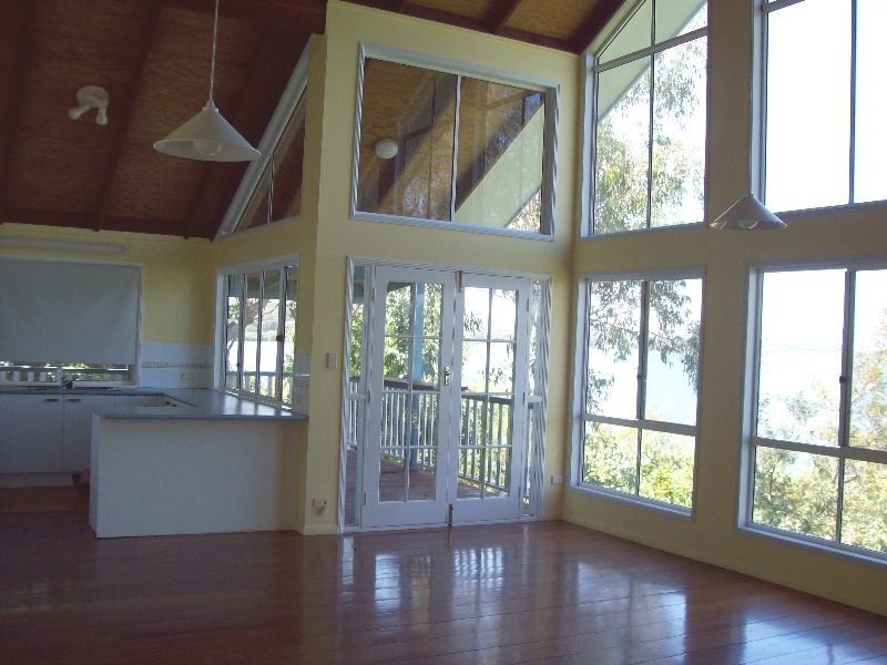 14 Emily Crescent, Macleay Island QLD 4184