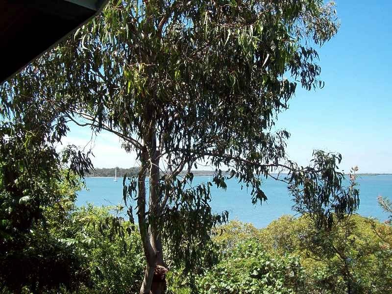 14 Emily Crescent, Macleay Island QLD 4184