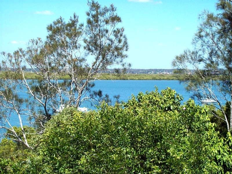 14 Emily Crescent, Macleay Island QLD 4184