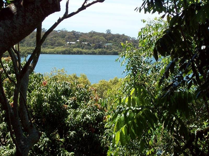 14 Emily Crescent, Macleay Island QLD 4184