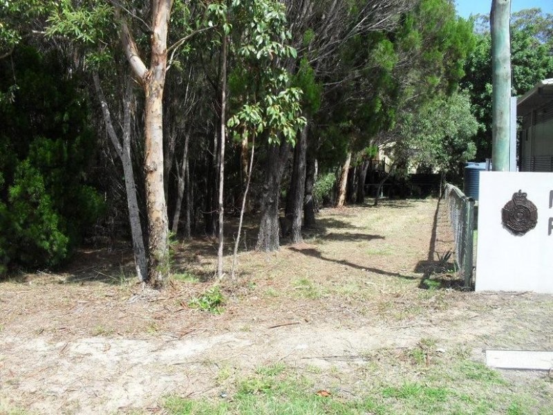 9 Pelican Street, Macleay Island QLD 4184