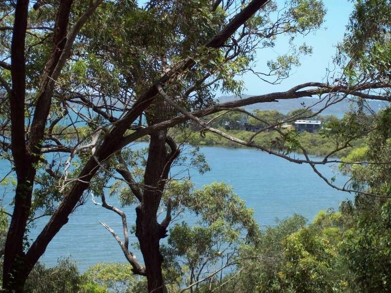77 Beelong Street, Macleay Island QLD 4184