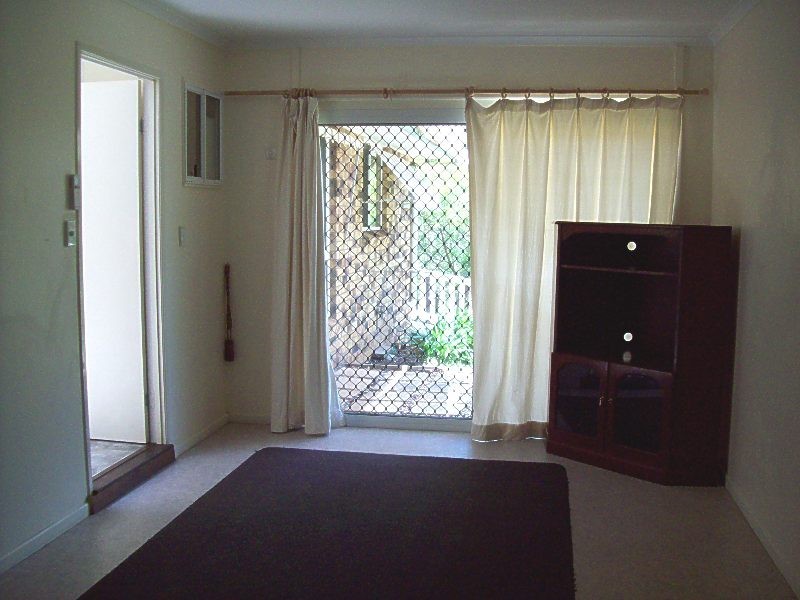 77 Beelong Street, Macleay Island QLD 4184