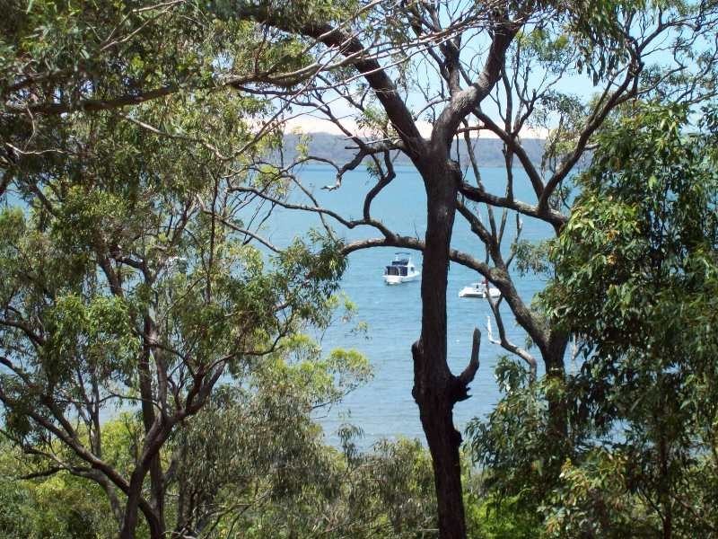 77 Beelong Street, Macleay Island QLD 4184