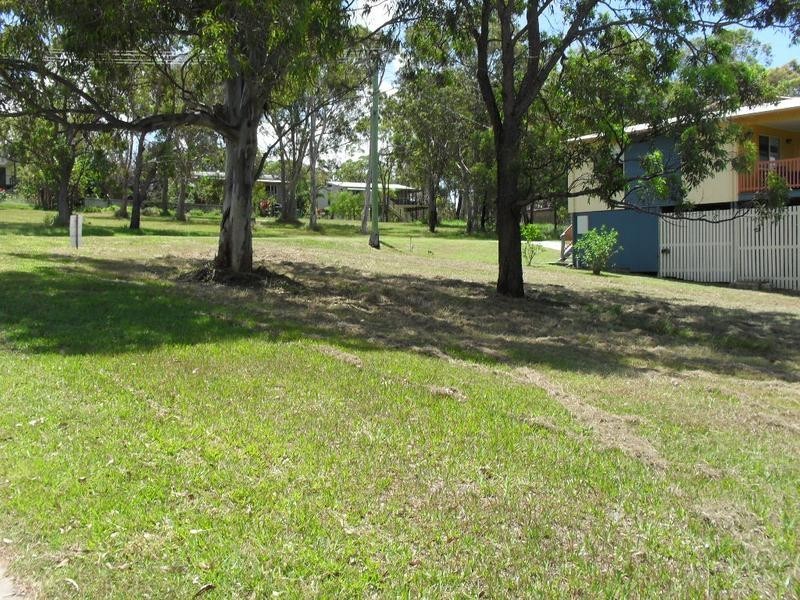 2 Alkira Street, Macleay Island QLD 4184