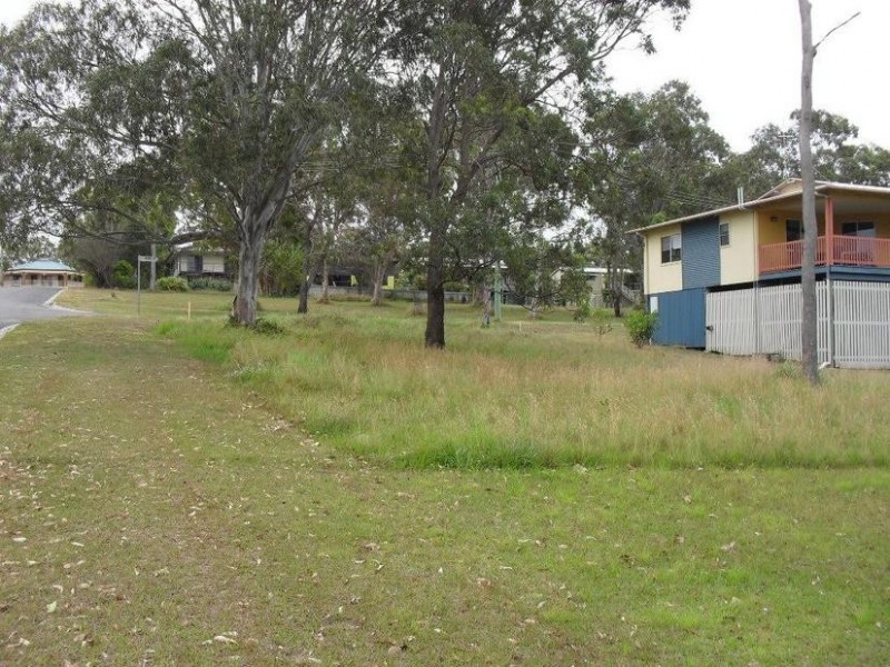 2 Alkira Street, Macleay Island QLD 4184
