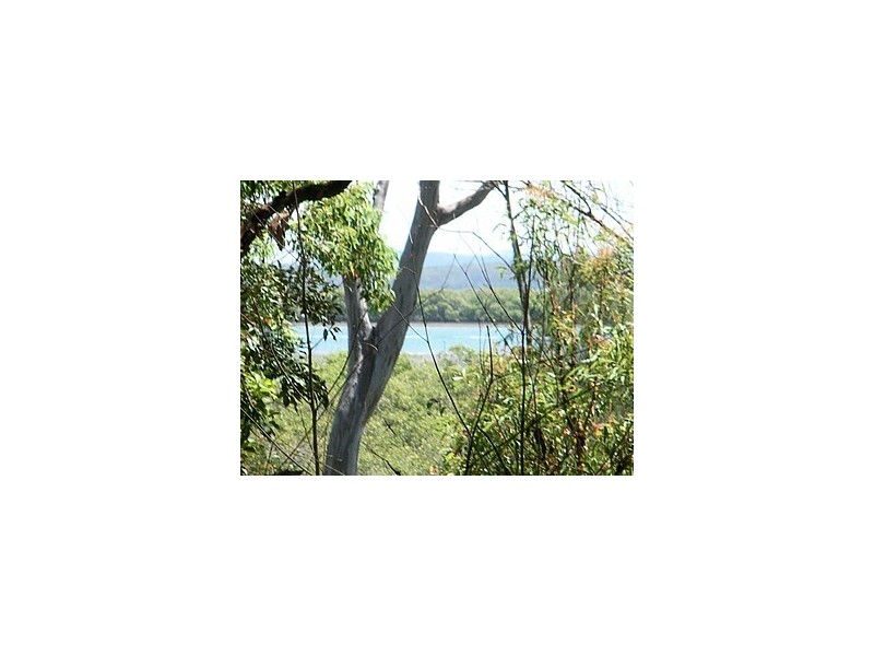 32 Charles Terrace, Macleay Island QLD 4184
