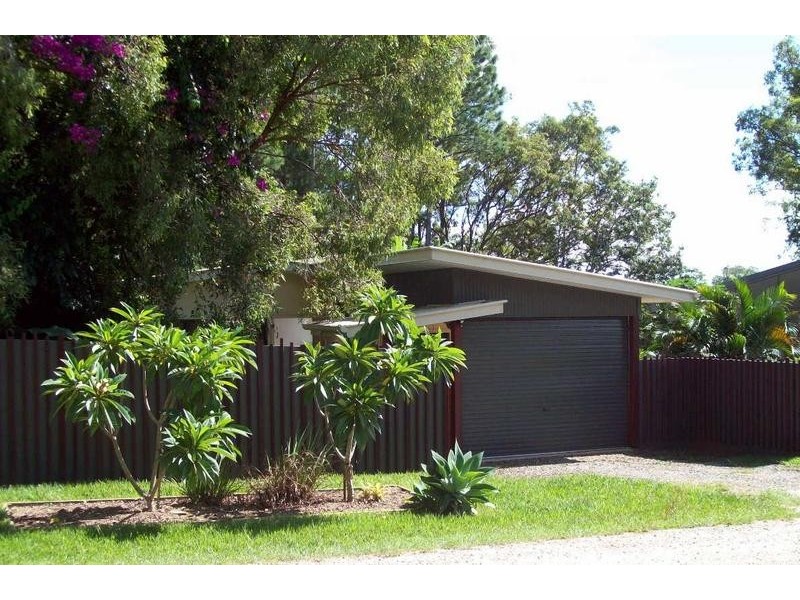 20 Cooee Crescent, Macleay Island QLD 4184