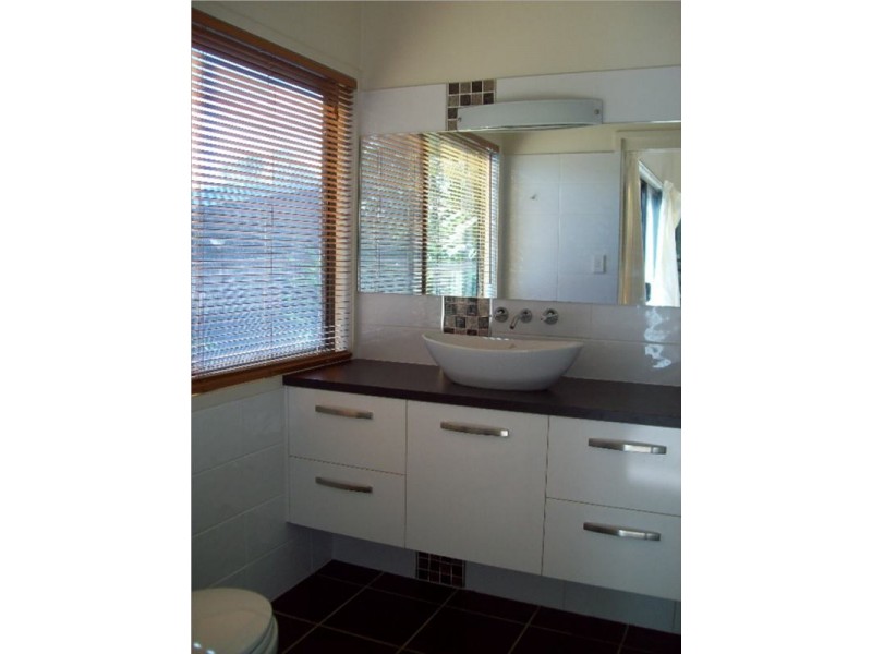 20 Cooee Crescent, Macleay Island QLD 4184