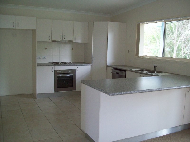 10 George Street, Macleay Island QLD 4184