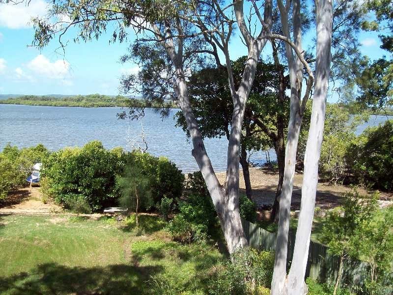 35 Jan Street, Macleay Island QLD 4184