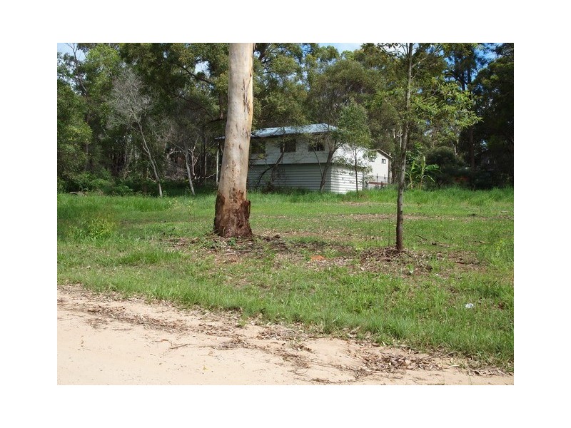 21 Sandpiper Street, Macleay Island QLD 4184