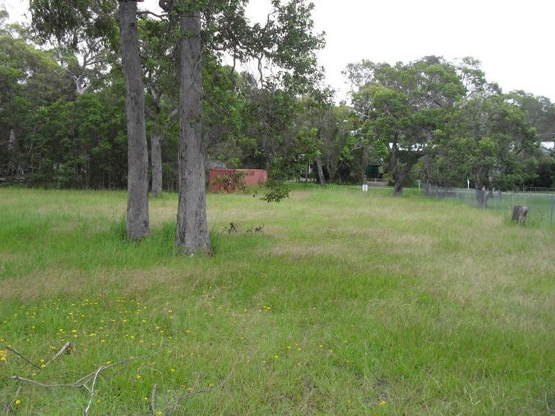 127 Kate St (10 Coondooroopa Dr), Macleay Island QLD 4184