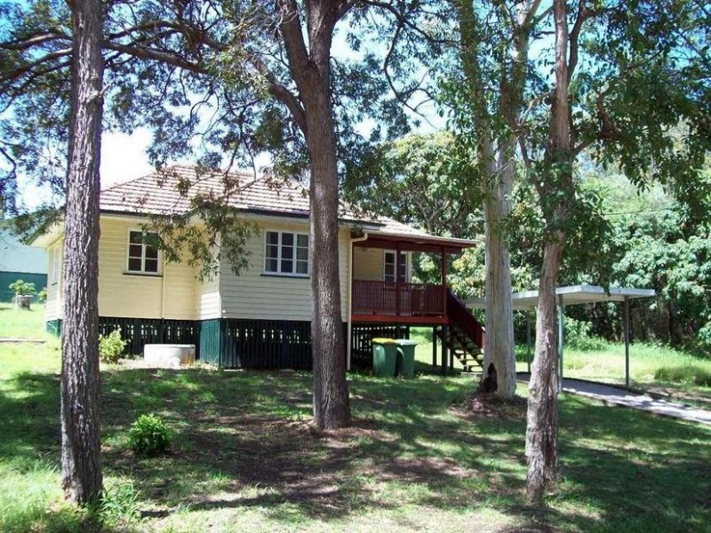 10 Rhodes Street, Macleay Island QLD 4184