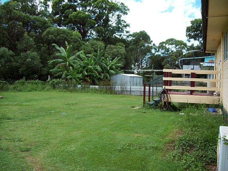 19 Hamilton Parade, Macleay Island QLD 4184