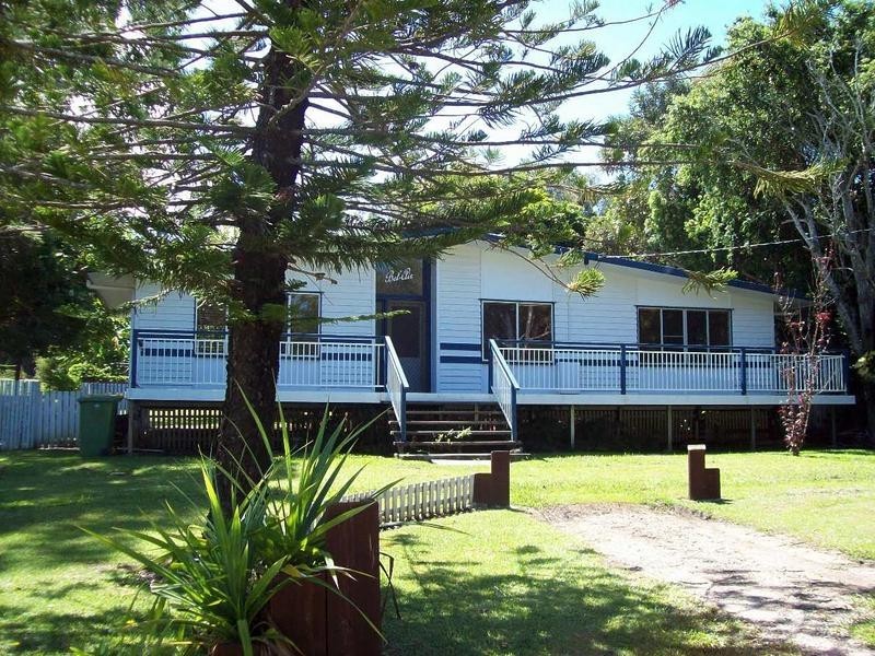 17 Florence Street, Macleay Island QLD 4184