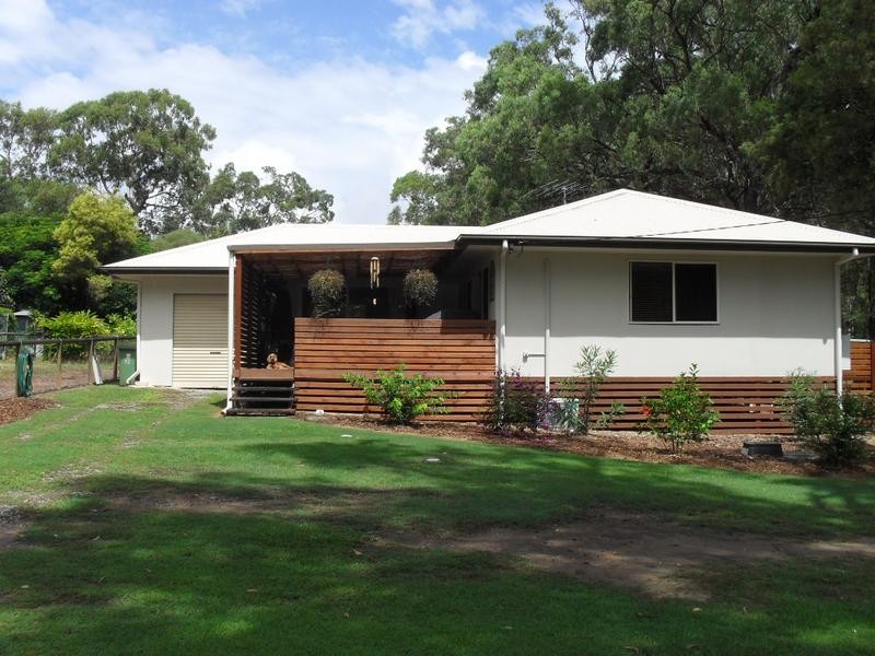 12 Tukkeri Street, Macleay Island QLD 4184