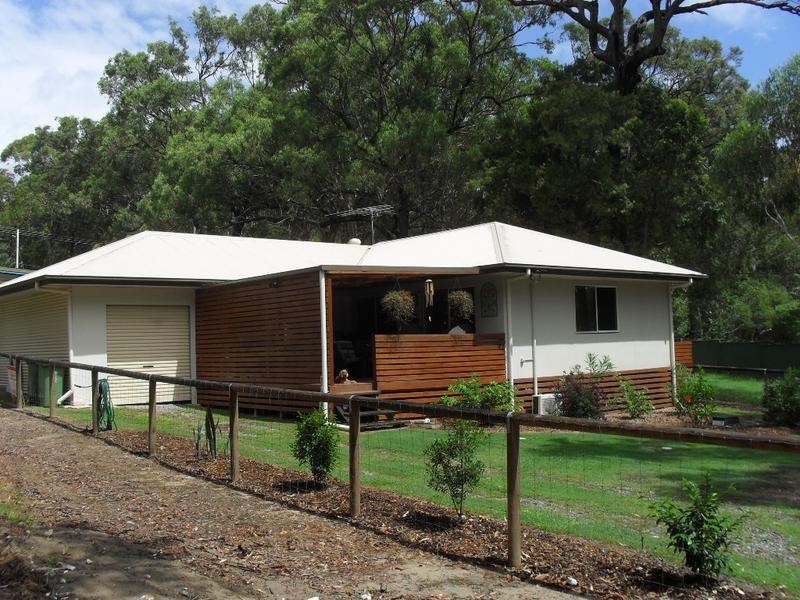 12 Tukkeri Street, Macleay Island QLD 4184