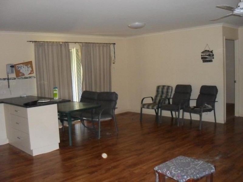 8 Alexander Street, Macleay Island QLD 4184