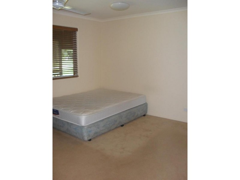 8 Alexander Street, Macleay Island QLD 4184