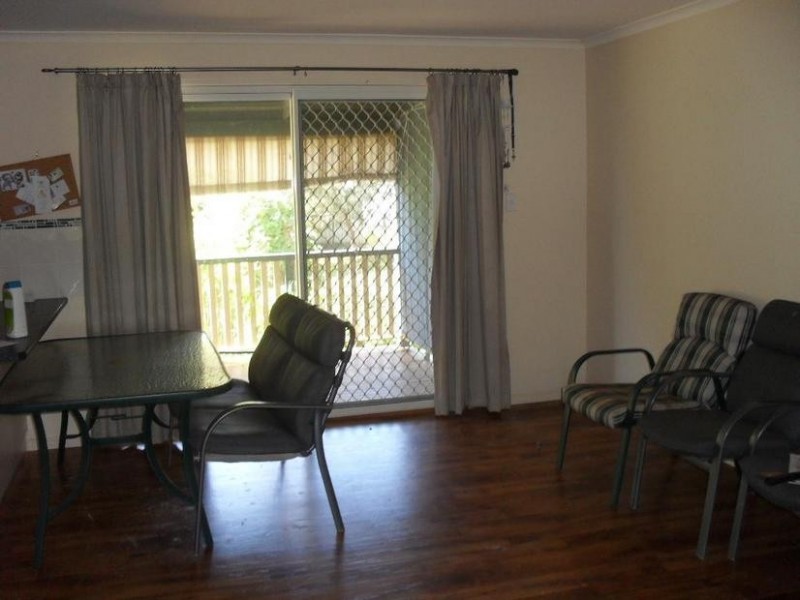 8 Alexander Street, Macleay Island QLD 4184