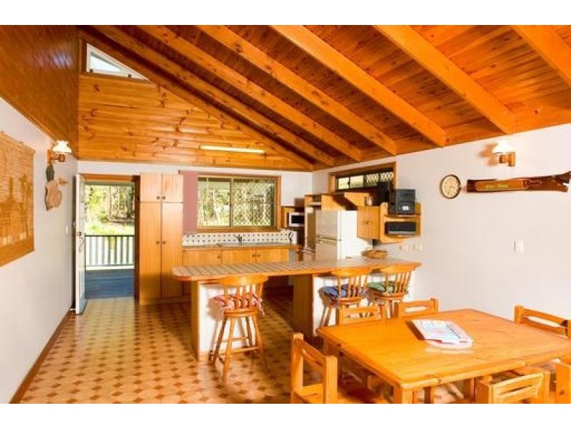 9 Attunga Street, Macleay Island QLD 4184