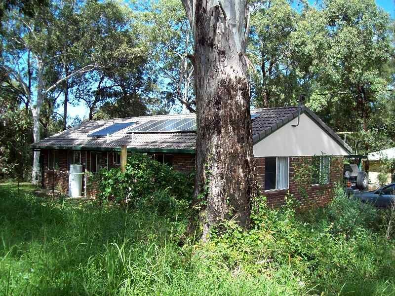 12 Blue Water Crescent, Macleay Island QLD 4184