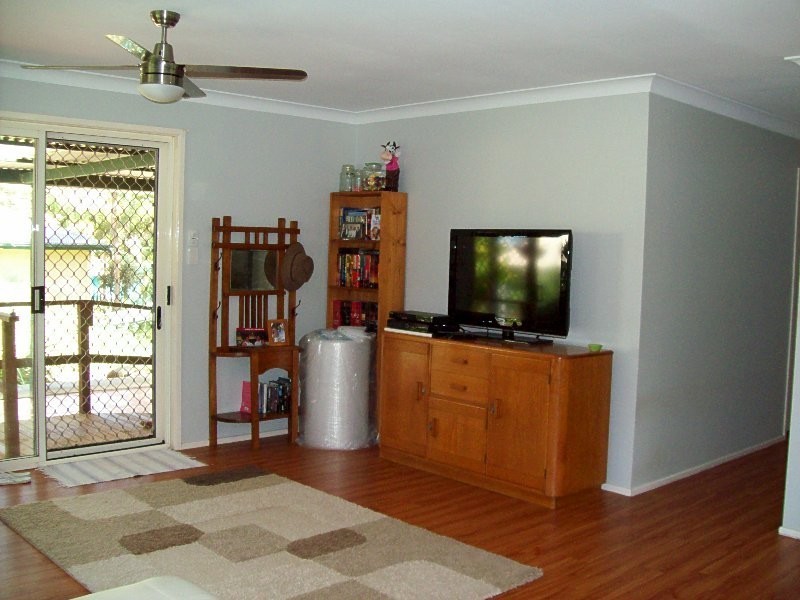 12 Blue Water Crescent, Macleay Island QLD 4184