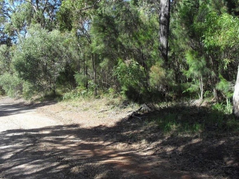 16 Ray Street, Macleay Island QLD 4184