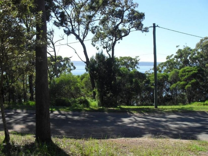 16 Ray Street, Macleay Island QLD 4184