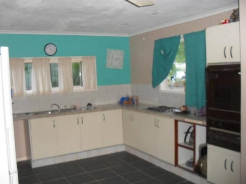 18 Glen Street, Macleay Island QLD 4184