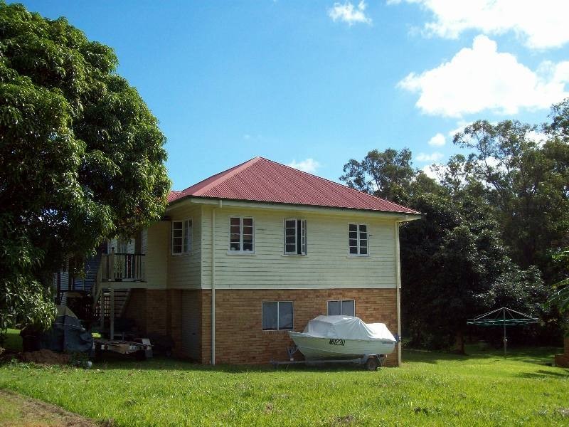 93 Western Road, Macleay Island QLD 4184