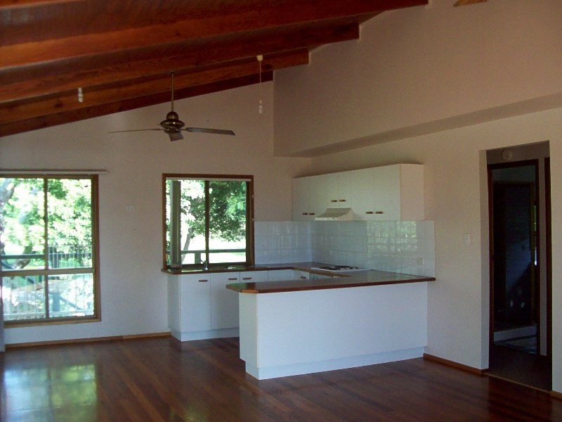 42 Blue Water Crescent, Macleay Island QLD 4184
