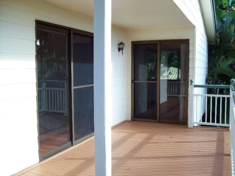 42 Blue Water Crescent, Macleay Island QLD 4184