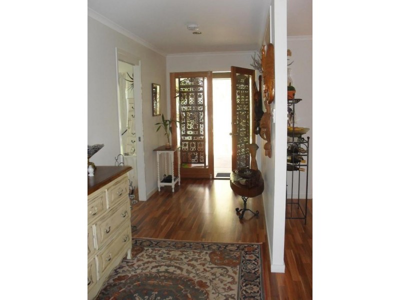 56 Alexander Street, Macleay Island QLD 4184