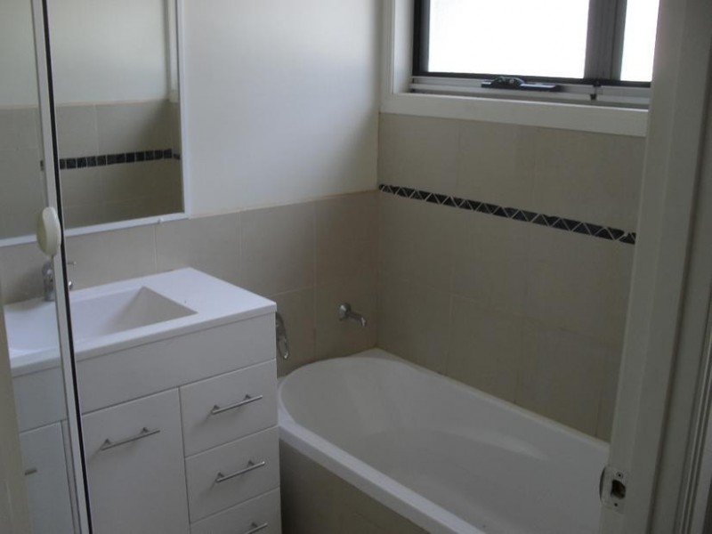 6 Hamilton Parade, Macleay Island QLD 4184