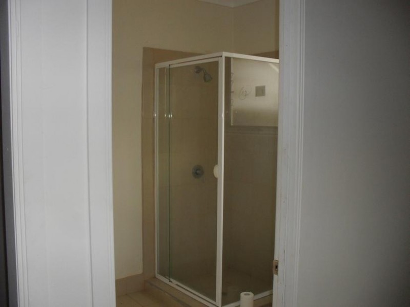 6 Hamilton Parade, Macleay Island QLD 4184