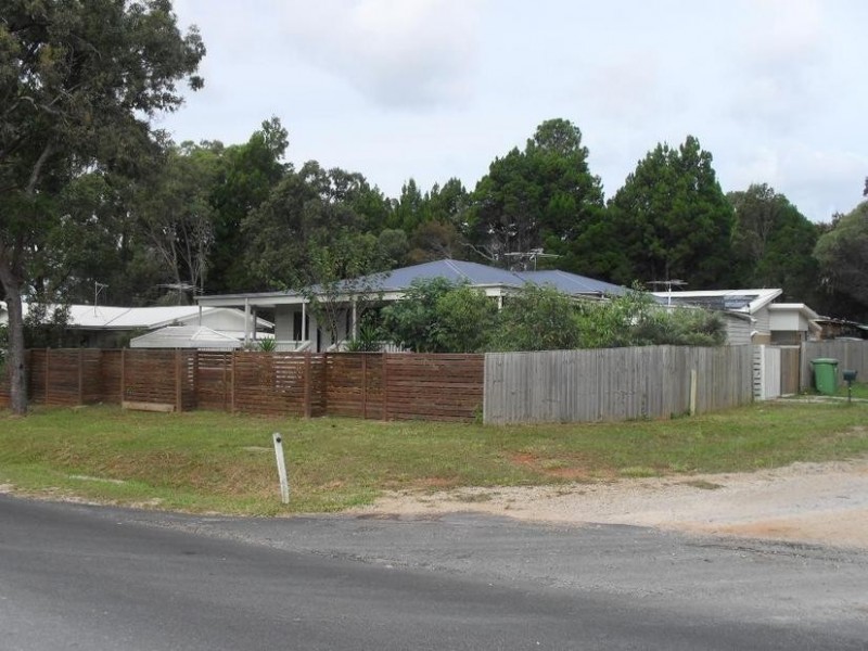 6 Hamilton Parade, Macleay Island QLD 4184