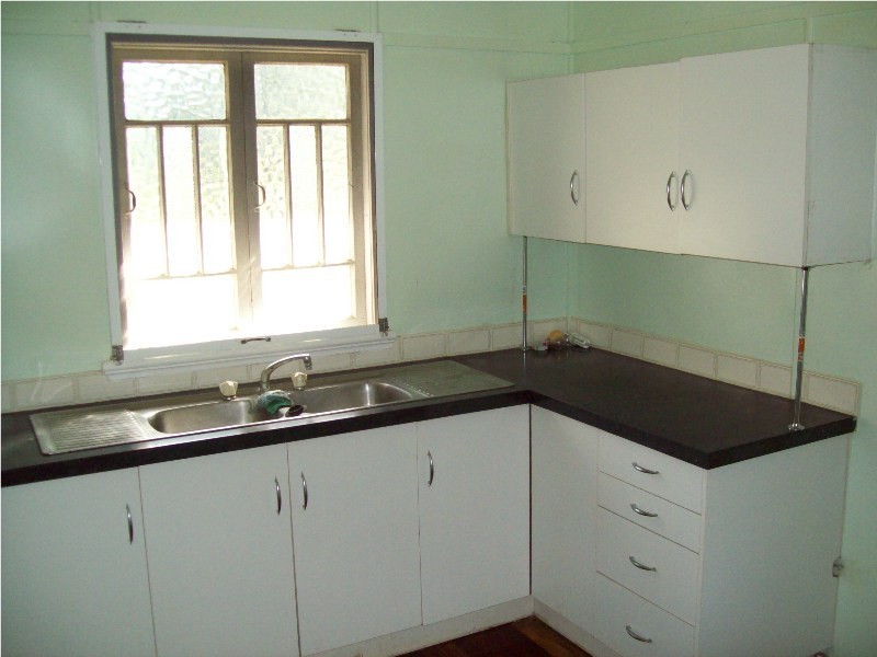 6 Halcyon Street, Lamb Island QLD 4184