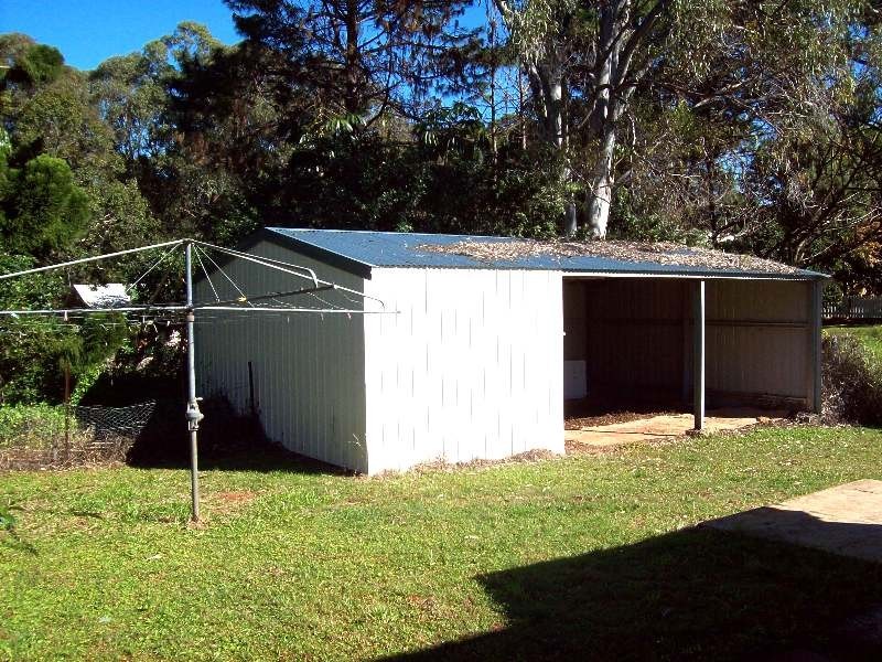 6 Halcyon Street, Lamb Island QLD 4184