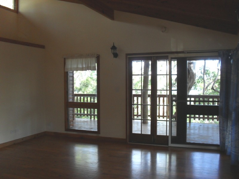 28 Calm Waters CRESCENT, Macleay Island QLD 4184