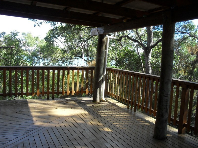 28 Calm Waters CRESCENT, Macleay Island QLD 4184